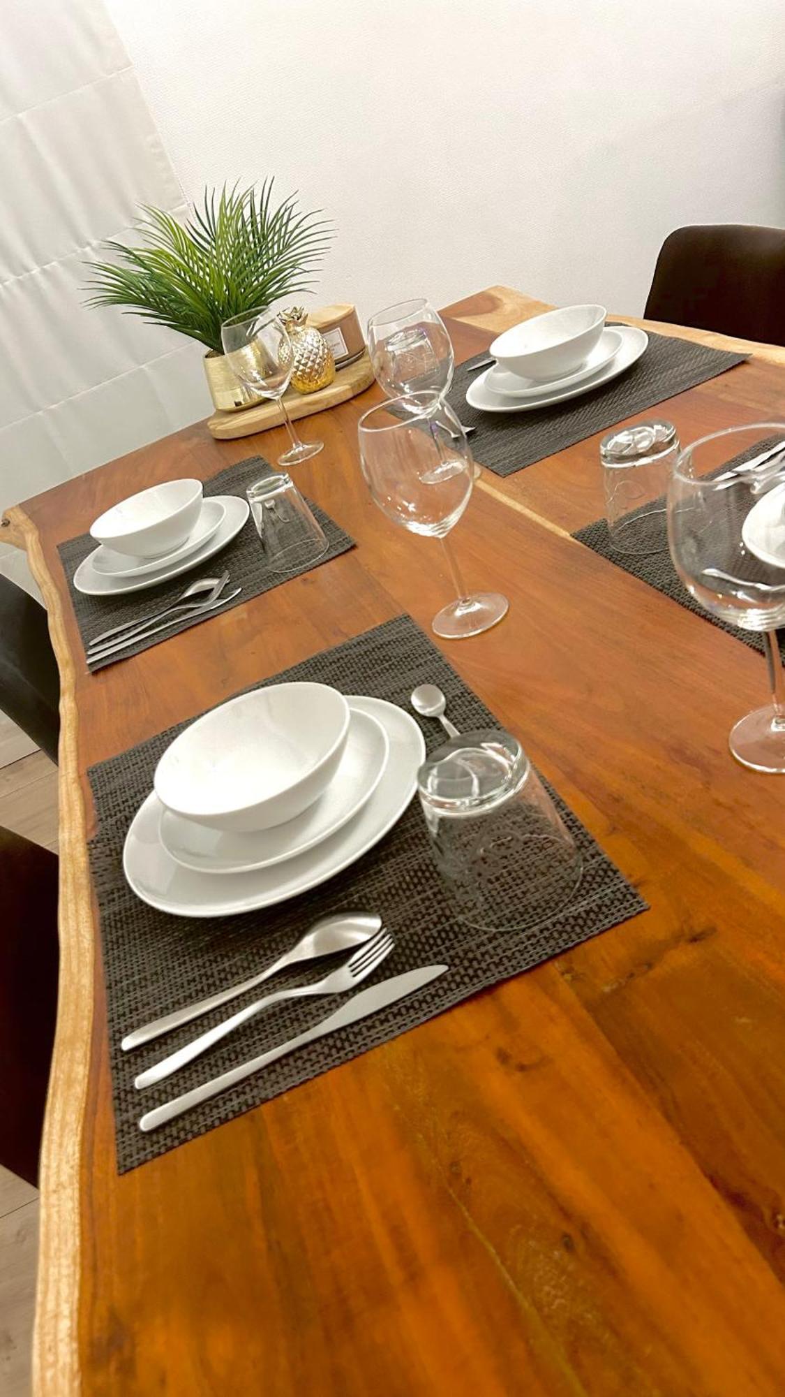 Charming Two Bedroom Flat - Nato - Brussels Luaran gambar